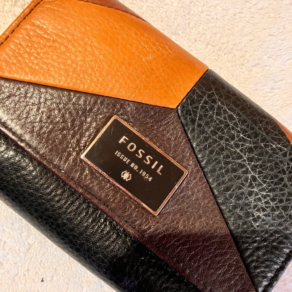 Ladies Fossil Tri-Color Leather Wallet - image 2